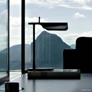 FLOS Tab T - LED stolní lampa v černé barvě