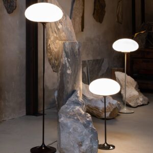 GUBI Stemlite stolní lampa, černá-chrom, 70 cm