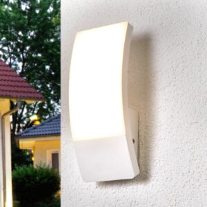 Bílá venkovní nástěnná LED lampa v klenutém tvaru