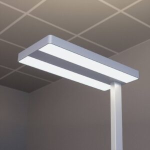 Logan – kancelářská LED stojací lampa se stmívačem