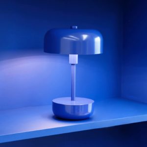 Dyberg Larsen Haipot LED stolní lampa aku modrá