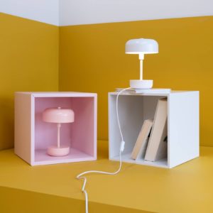 Dyberg Larsen Haipot LED stolní lampa aku, růžová